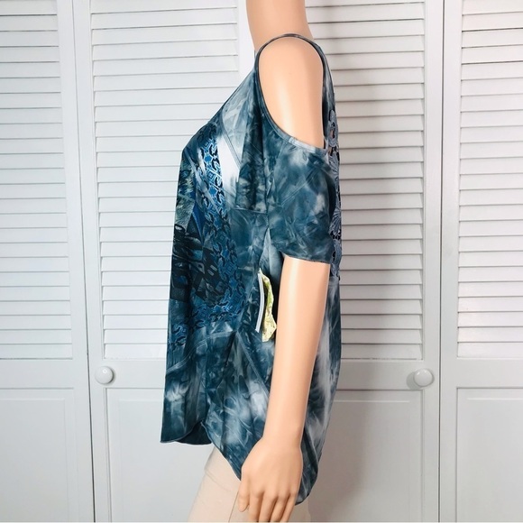 ONE WORLD Blue Embroidered Detail Short Sleeve Cold Shoulder Shirt Size 1X - Picture 3 of 9